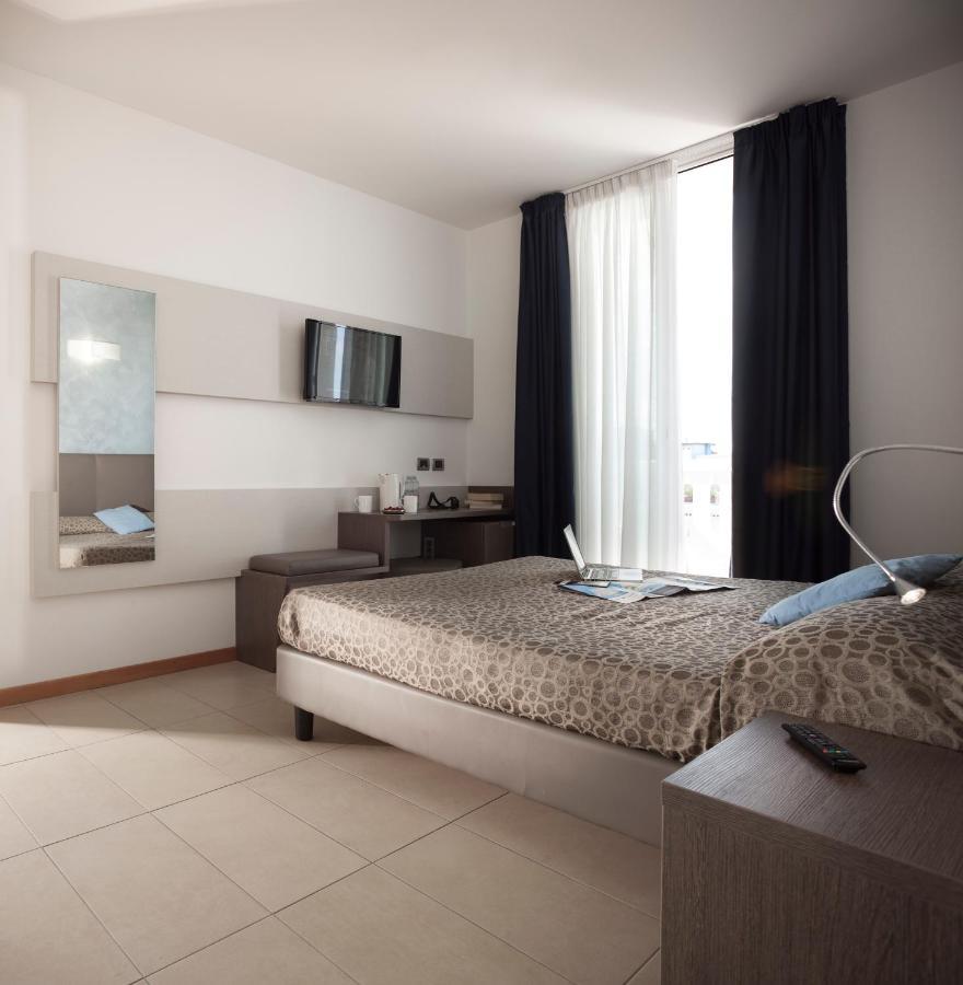 Hotel Tropical Lido di Jesolo Exterior photo