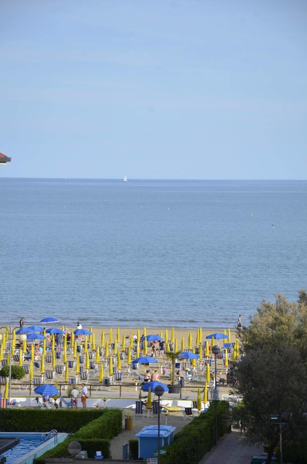 Hotel Tropical Lido di Jesolo Exterior photo