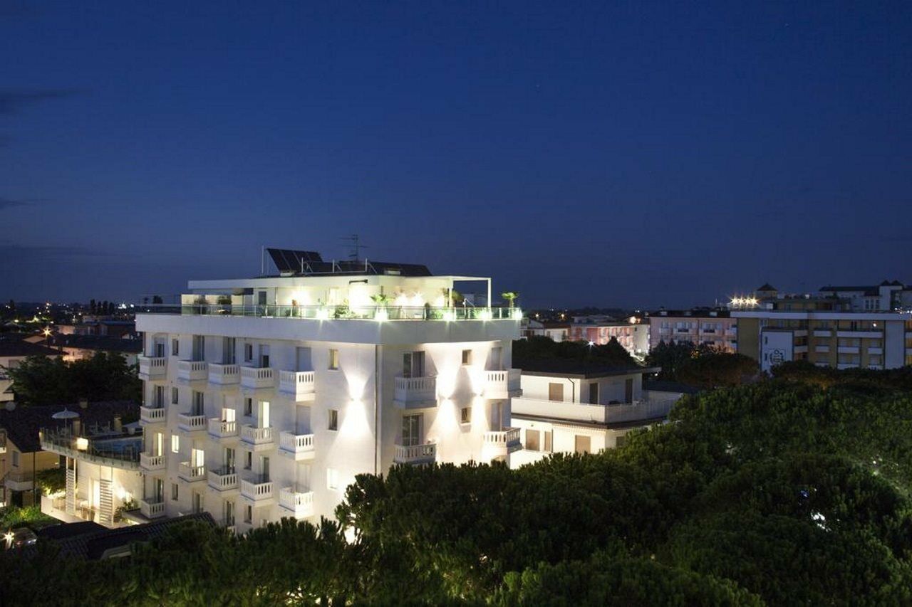 Hotel Tropical Lido di Jesolo Exterior photo
